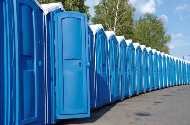 Best Portable bathroom rental  in Coffeyville, KS